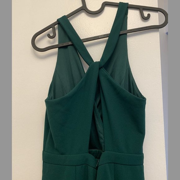 Emerald Green Evening Gown with Twist-Back cut-out - Picture 4 of 5